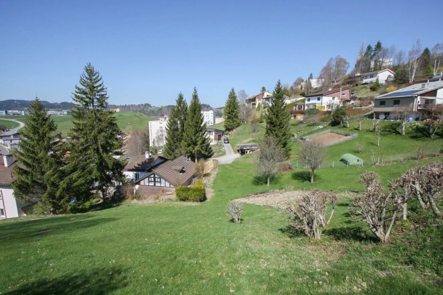 Zwei neue Villen mit 5,5 Zimmern in den Höhenlagen von Locle - Foto 4 von 11