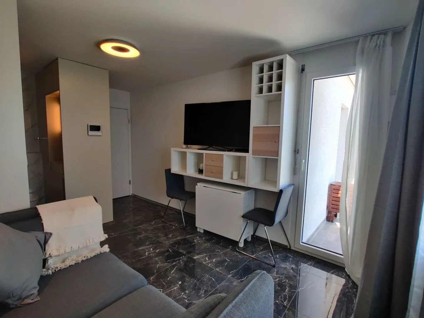 Exklusives Studio mit Balkon - Foto 1 von 6