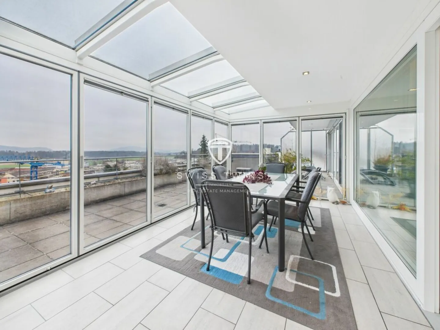 5½-room maisonette apartment with panoramic and mountain views - Photo 1 of 13