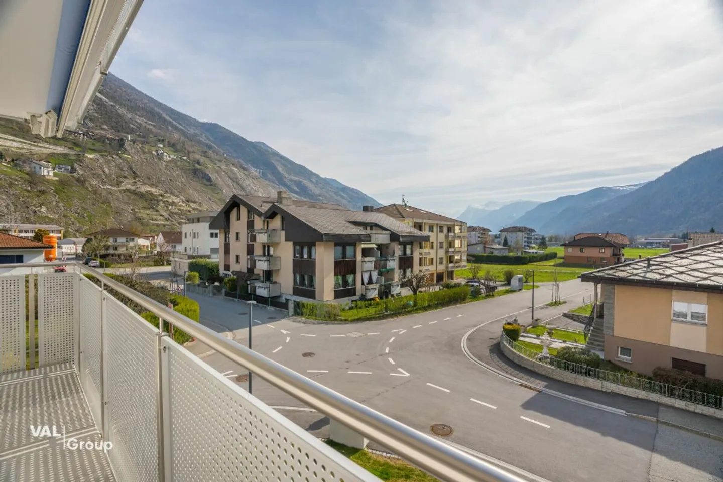 Stylish 3.5-room new apartment with panoramic view - modern architecture - Photo 11 of 13