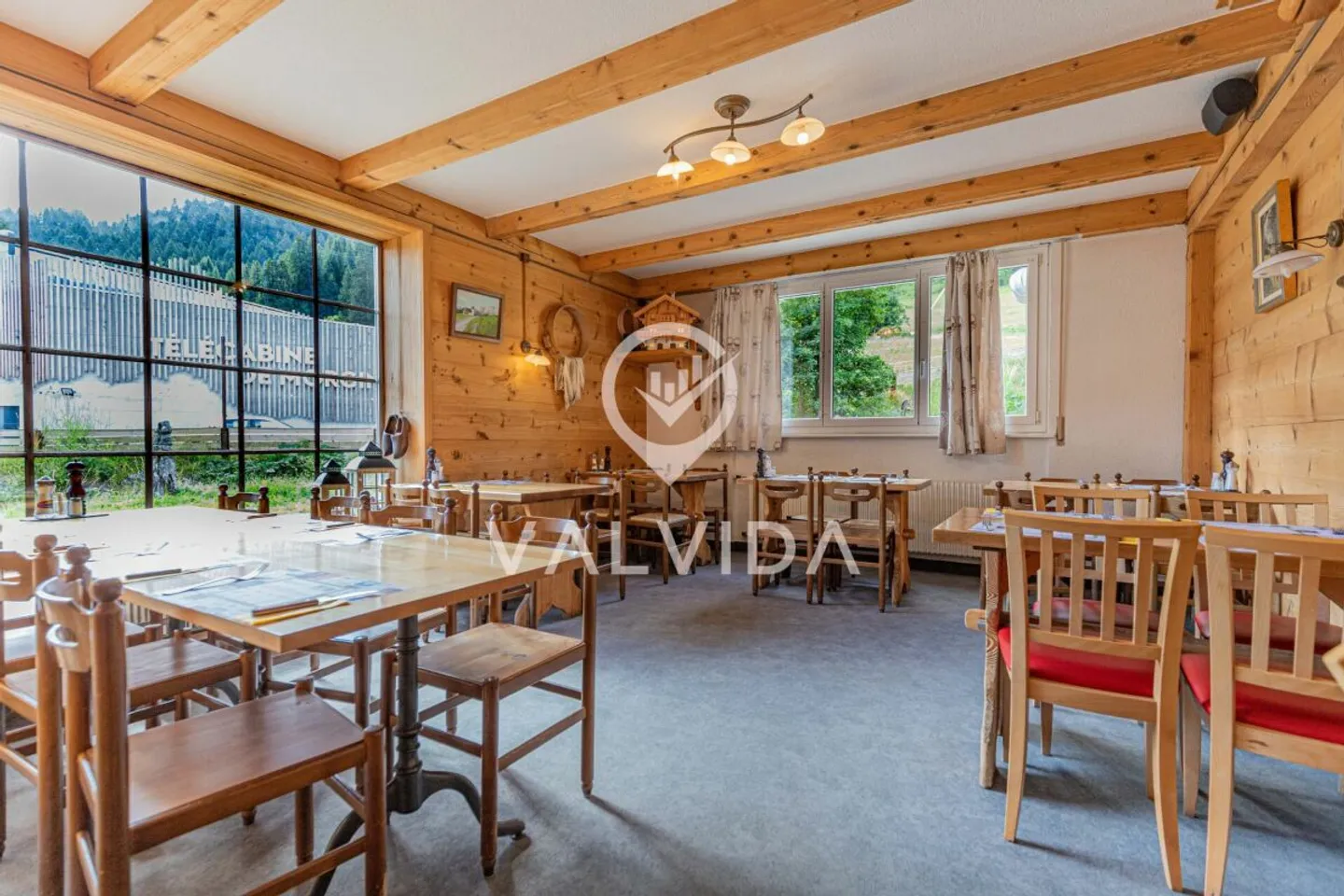 Restaurant entièrement équipé dans un emplacement privilégié de Morgins, directement à la télécabine de Portes du Soleil - Bien d'investissement avec un potentiel d'utilisation polyvalent - Photo 7 sur 13