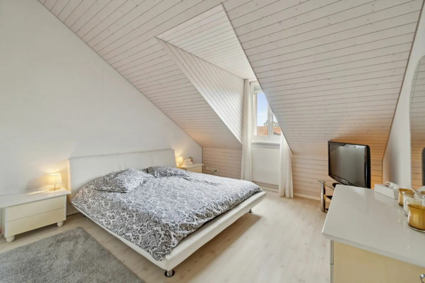 Attraktives Haus mit Ausbaupotenzial - Foto 3 von 6