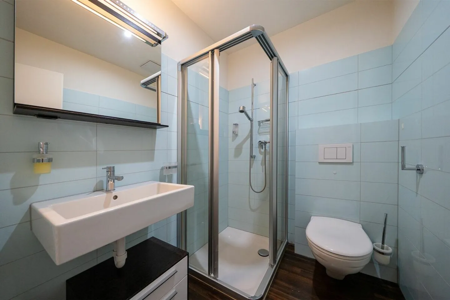 Magnificent top floor maisonette for seasonal rent - Photo 12 of 13
