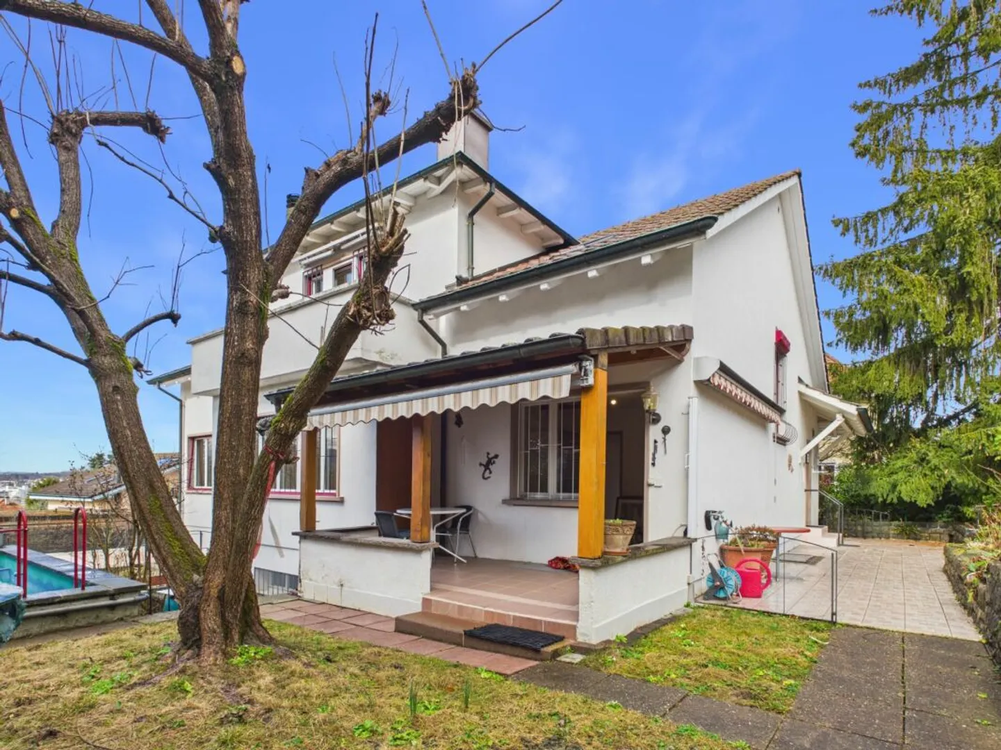 Ampia casa familiare con piscina - Foto 13 di 13