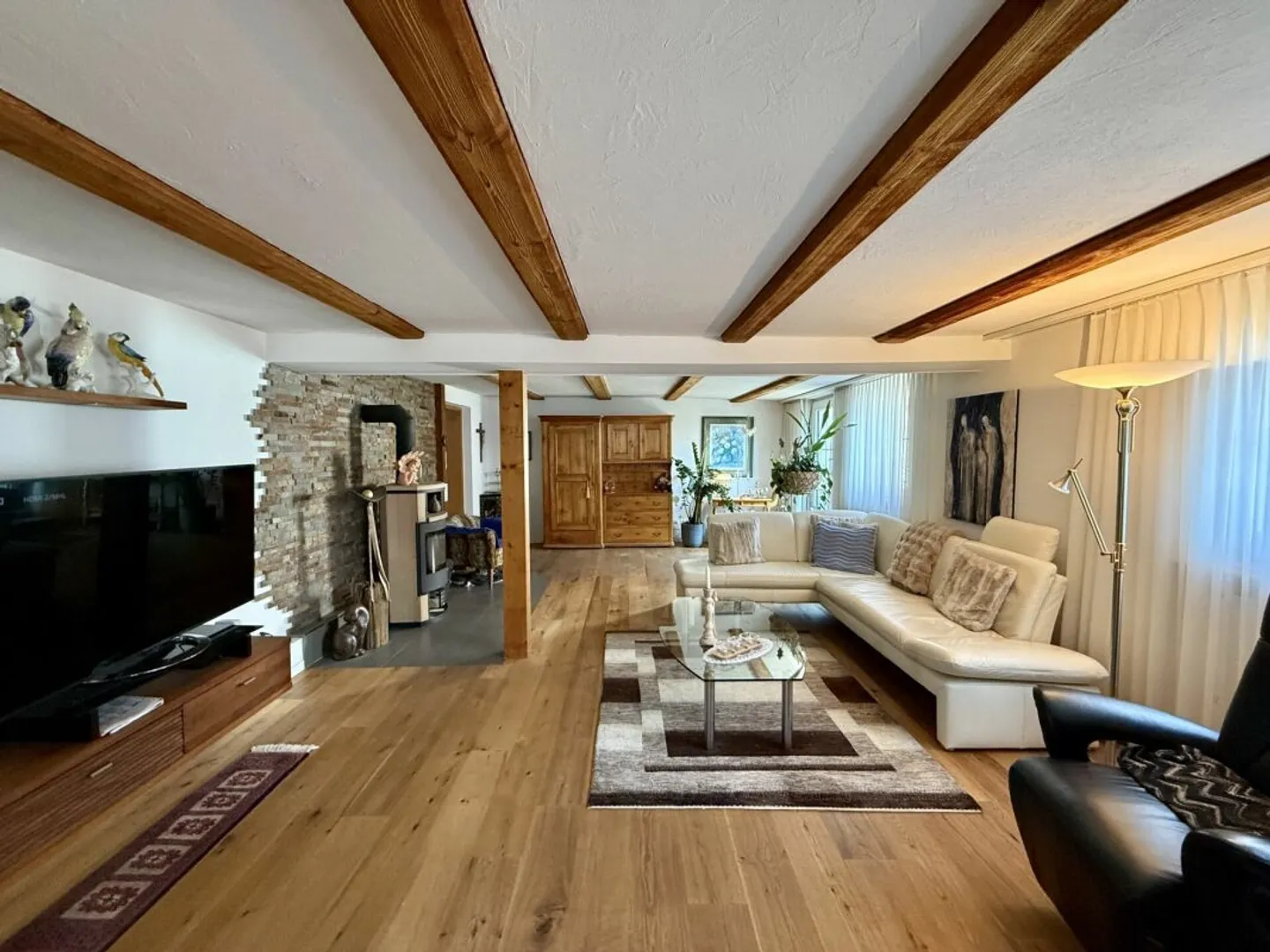 Unique property with commercial space, garden paradise, and expansion potential - Photo 5 of 13