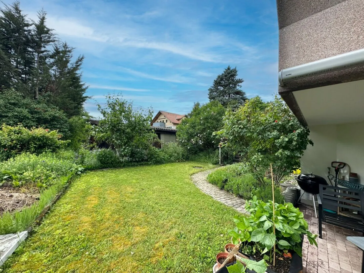 Mehrfamilienhaus mit sechs Wohneinheiten - Foto 12 von 13
