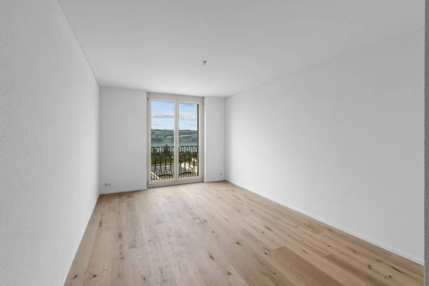 Luxuriöse Attikawohnung mit Seesicht - Foto 6 von 13