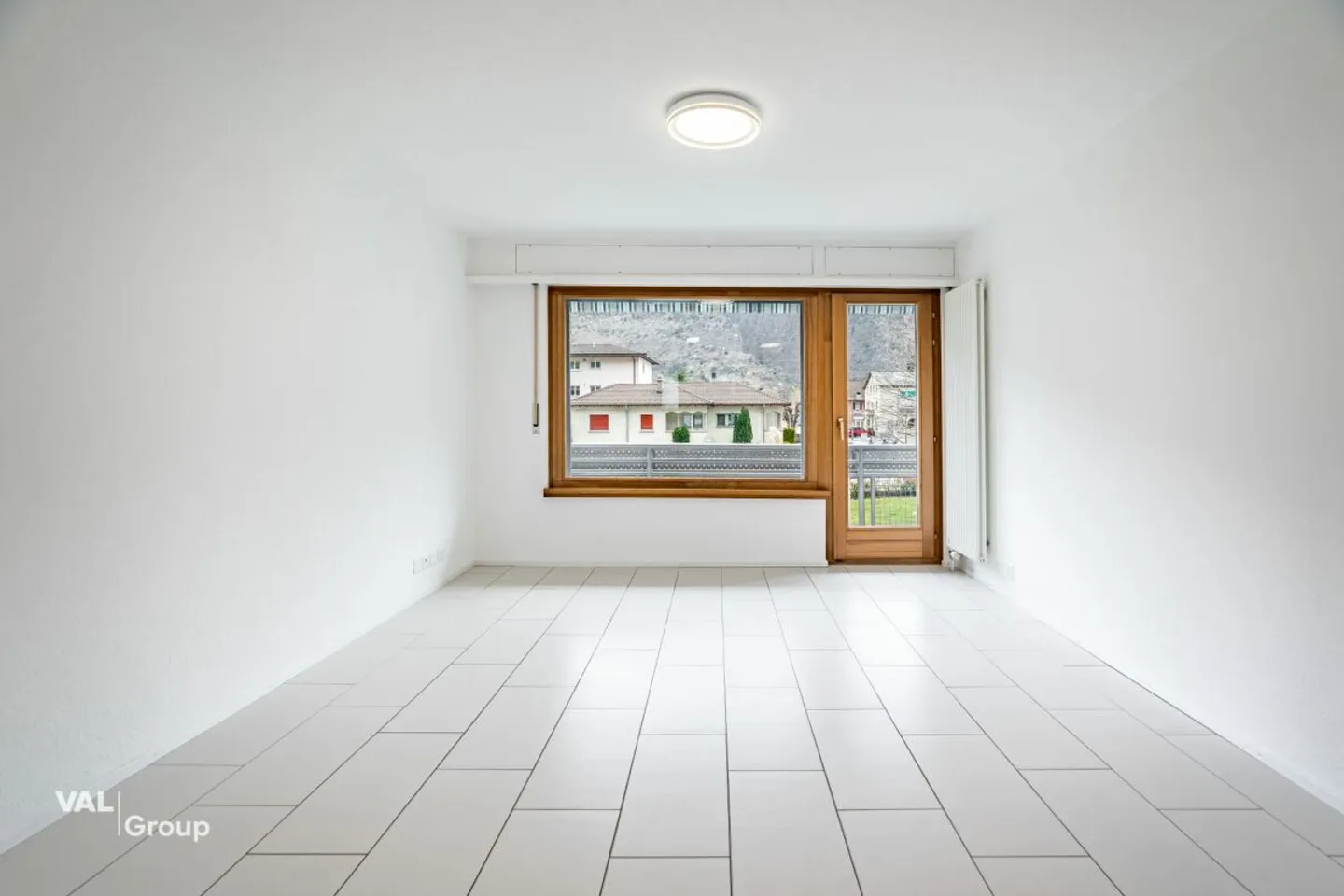 Spacious 5.5-room single-family house in Raron - plenty of space, garden, and sunny location - Photo 3 of 13