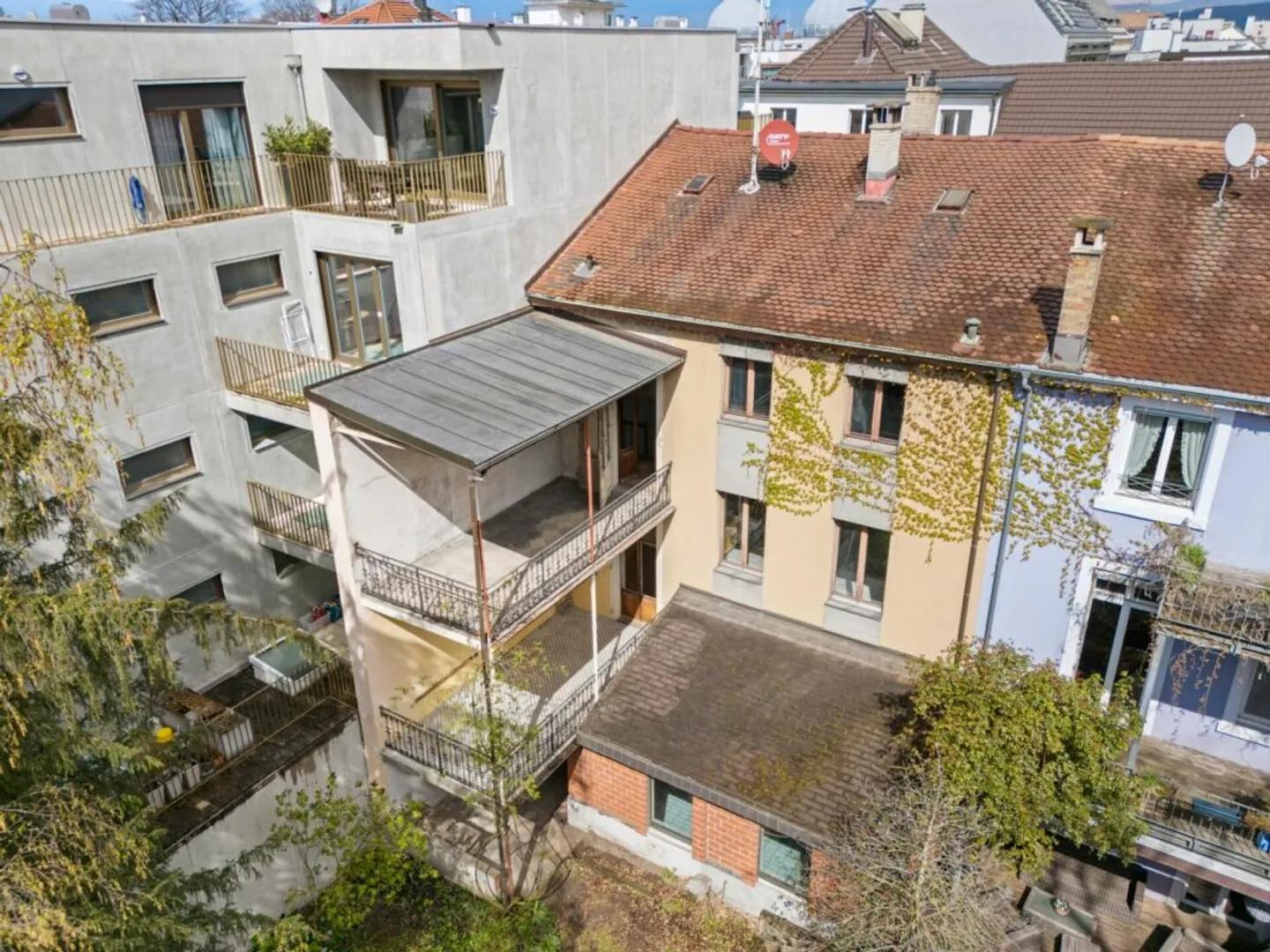 Maison de ville historique avec piscine - Photo 1 sur 11