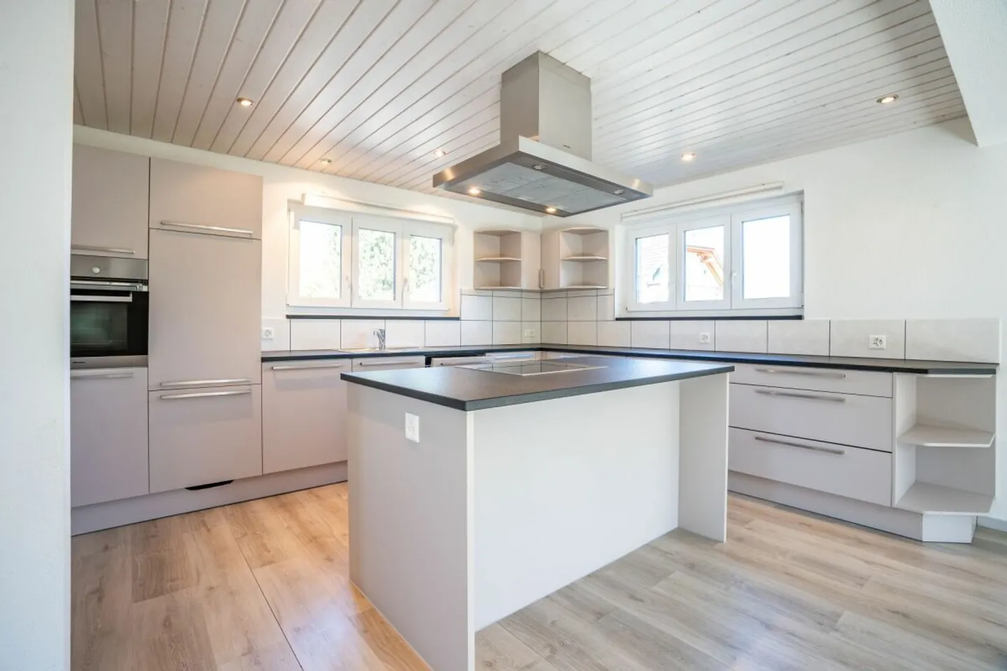 Familienidylle im Grünen - charmantes Einfamilienhaus mit Potenzial - Foto 4 von 13