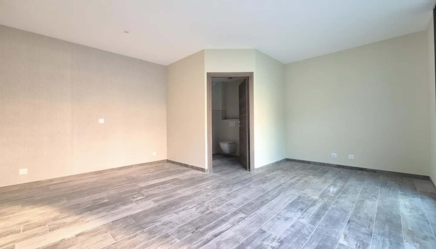 2-Zimmer-Büro im Zentrum von Monthey - Foto 3 von 3