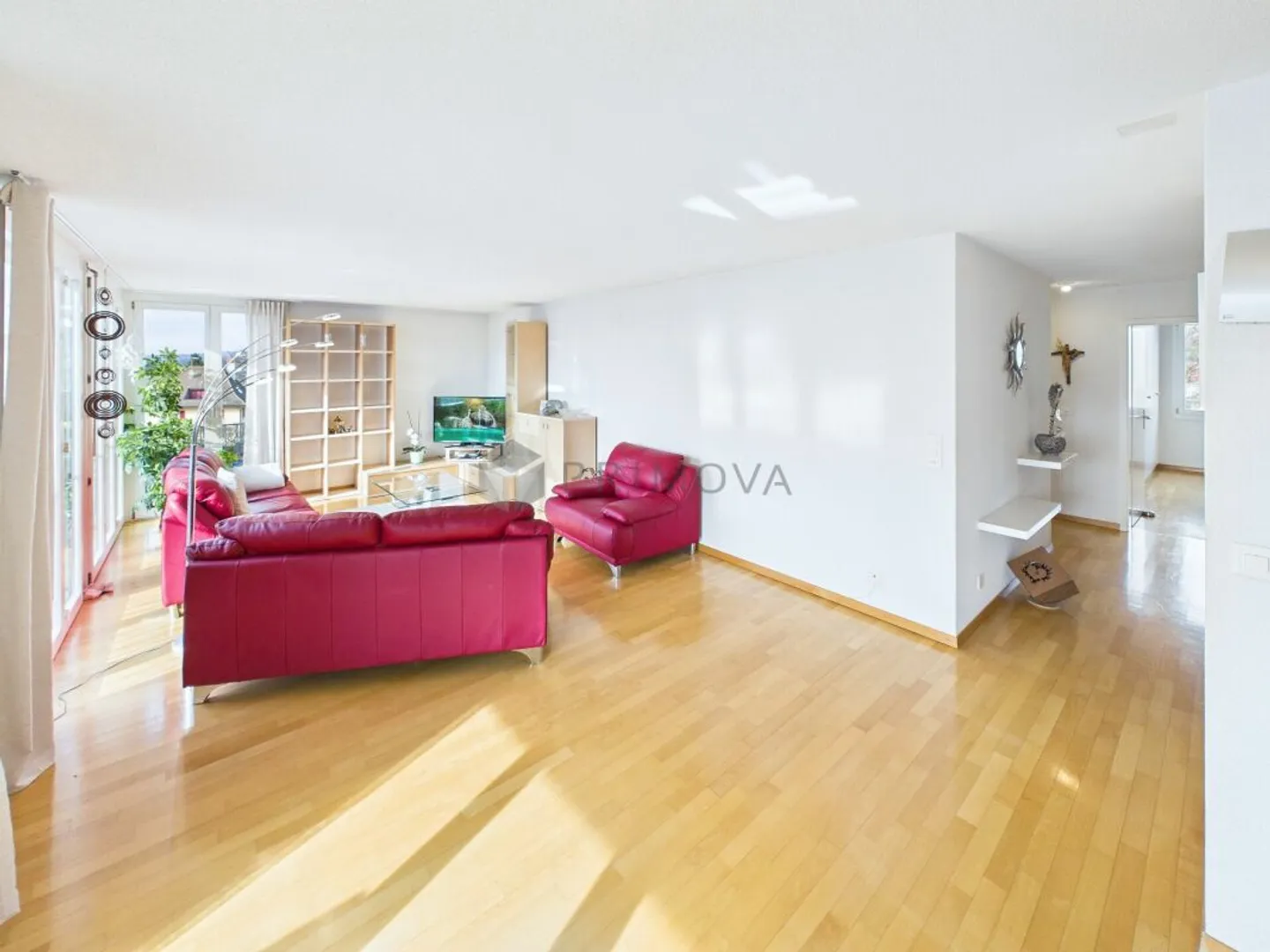 Generously living near the lake &amp; old town - 5.5 room condominium in Murten - Photo 3 of 11