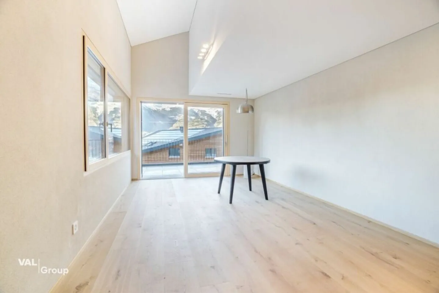 Top - Rental Property - 3.5 Room Apartment with Breathtaking Views - Photo 3 of 13