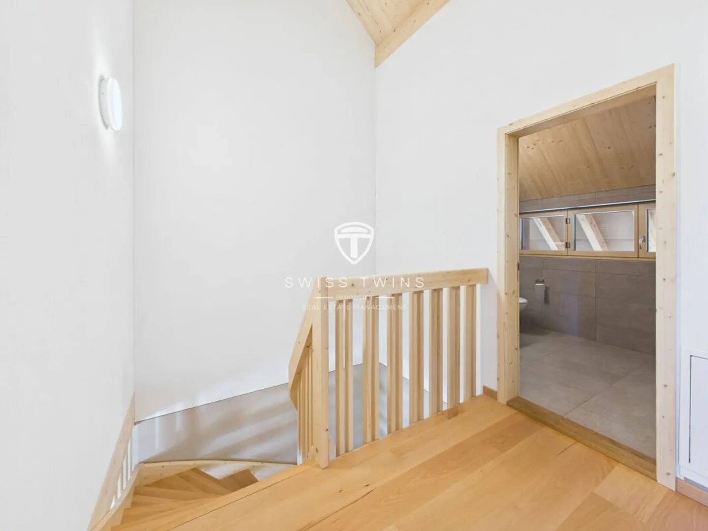 Living with a View - 4.5-Room Maisonette in the Green - Photo 12 of 13