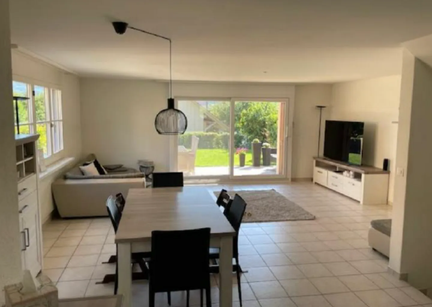 Maison semi-détachée de 6 pièces avec vue imprenable - 50 m jusqu'à la lisière de la forêt - Photo 5 sur 13