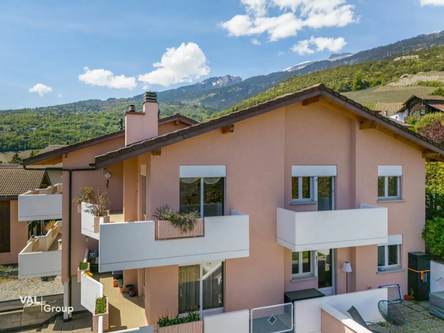 Vista sulle cime e il fascino del villaggio - Foto 13 di 13