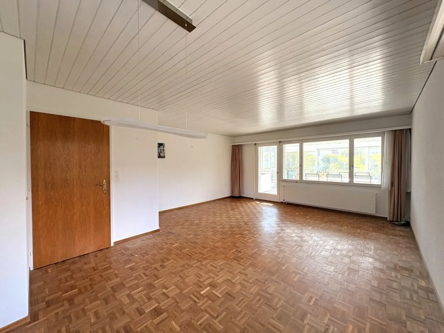 Freistehendes Einfamilienhaus mit grossem Grundstück im Hohliberg - Photo 4 of 12