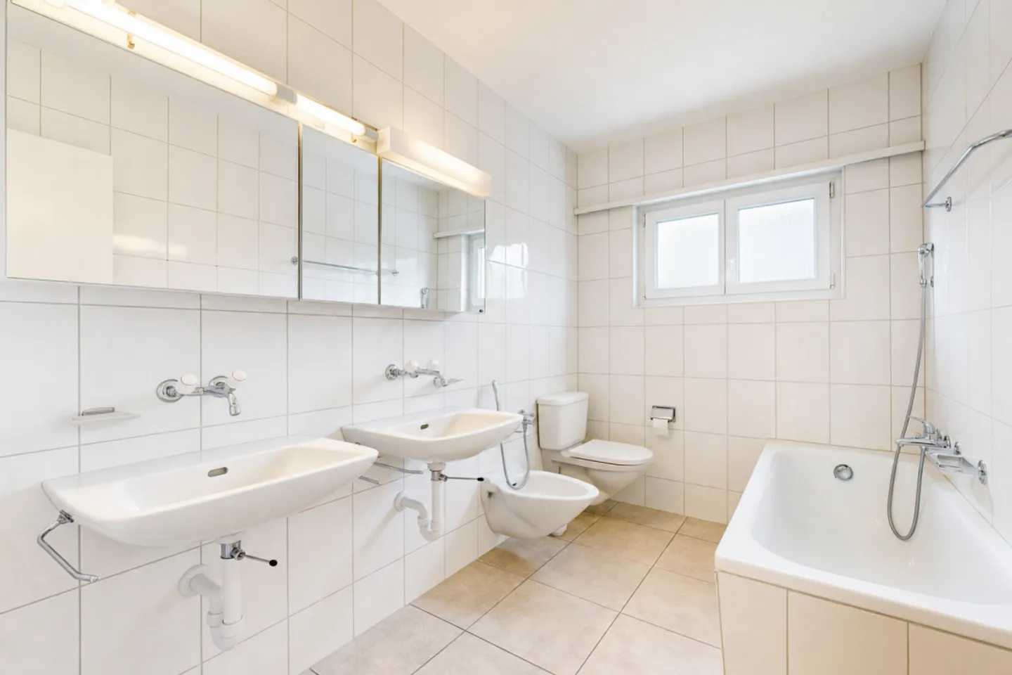 Well-maintained condominium in Kaiseraugst village - Photo 13 of 13