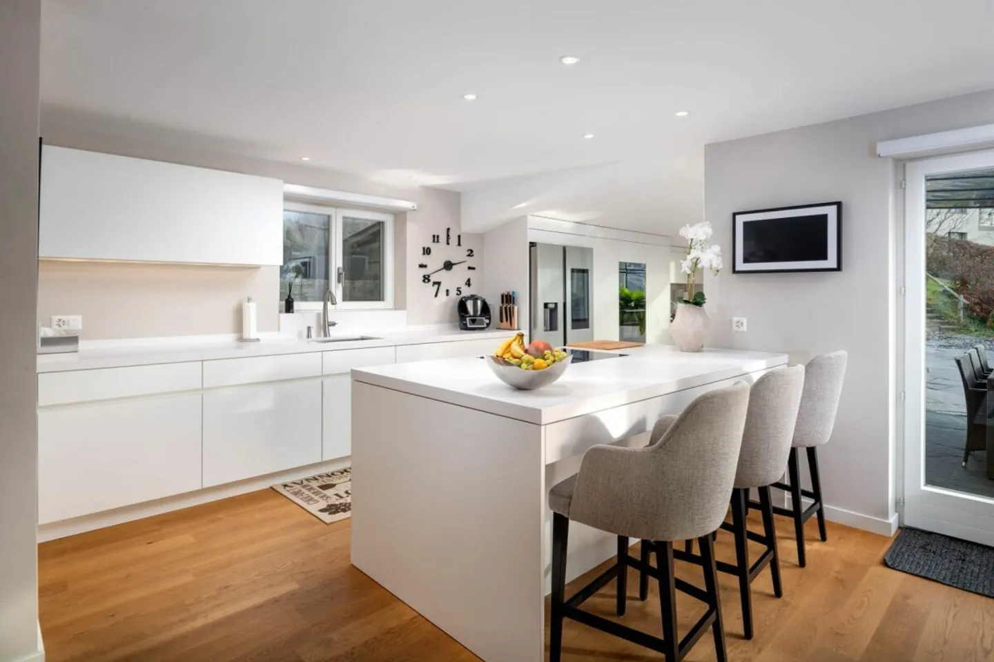 Complètement rénové, avec piscine et vue imprenable ! - Photo 1 sur 13