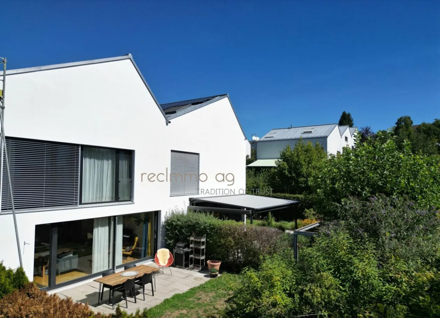 Maison familiale spacieuse de 6,5 pièces avec jardin à Obfelden - Photo 1 sur 9