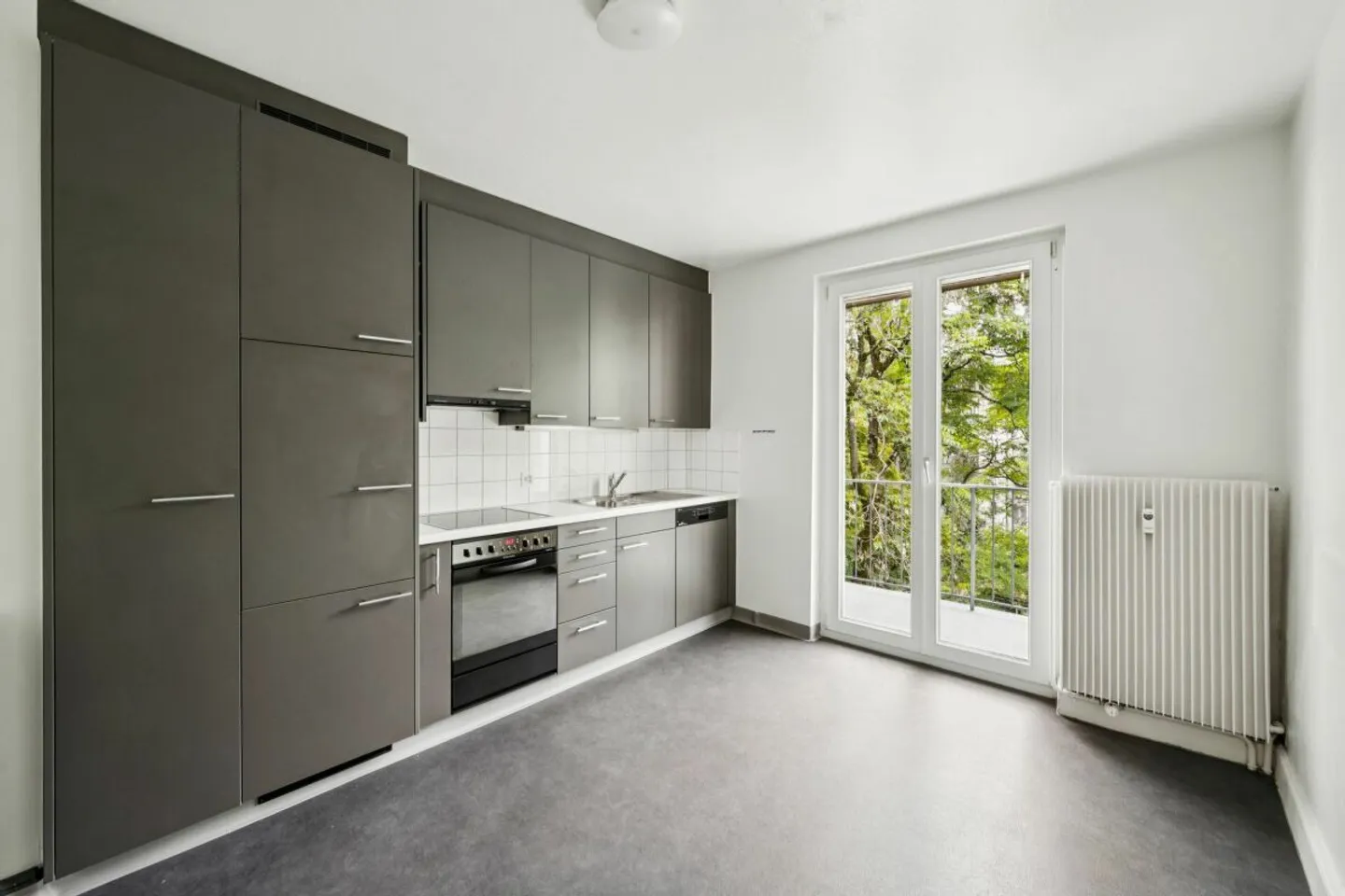 Stylish 3-room apartment - Charming neighborhood in Basel with optimal connections! - Photo 1 of 11