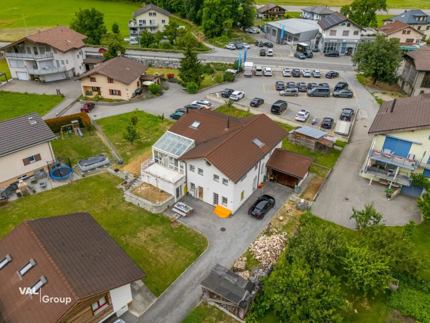 Gepflegtes Familienhaus mit Bergsicht und Wintergarten - Foto 2 di 13