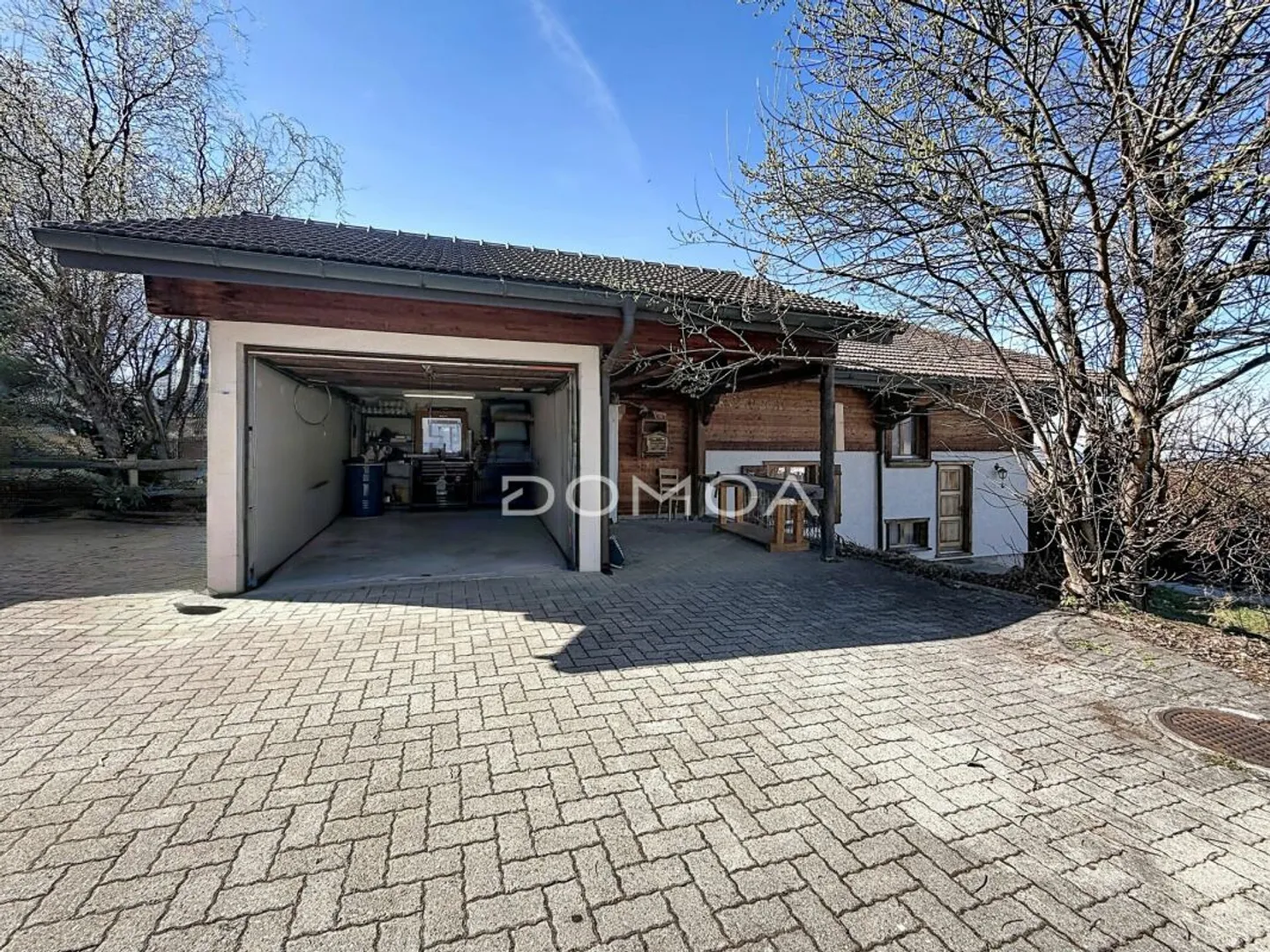 Authentic chalet with unobstructed view and large land - Photo 5 of 9