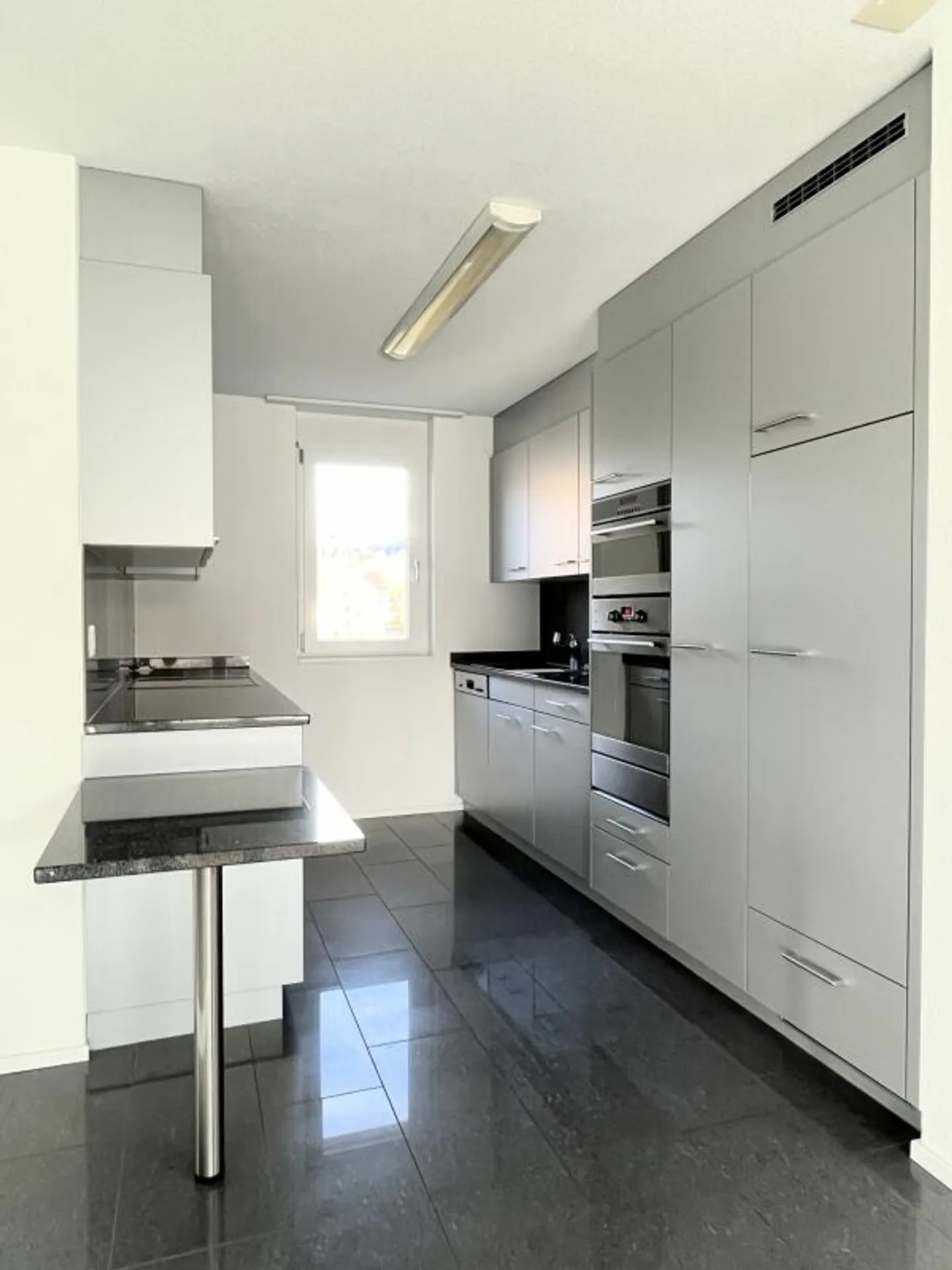 Helle und charmante 5.5-Zimmer-Dachwohnung - Photo 3 of 13
