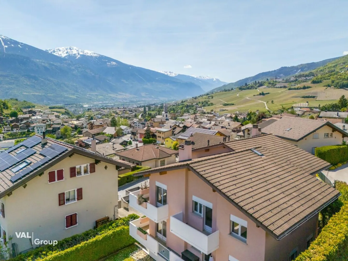 Vista sulle cime e il fascino del villaggio - Foto 1 di 13