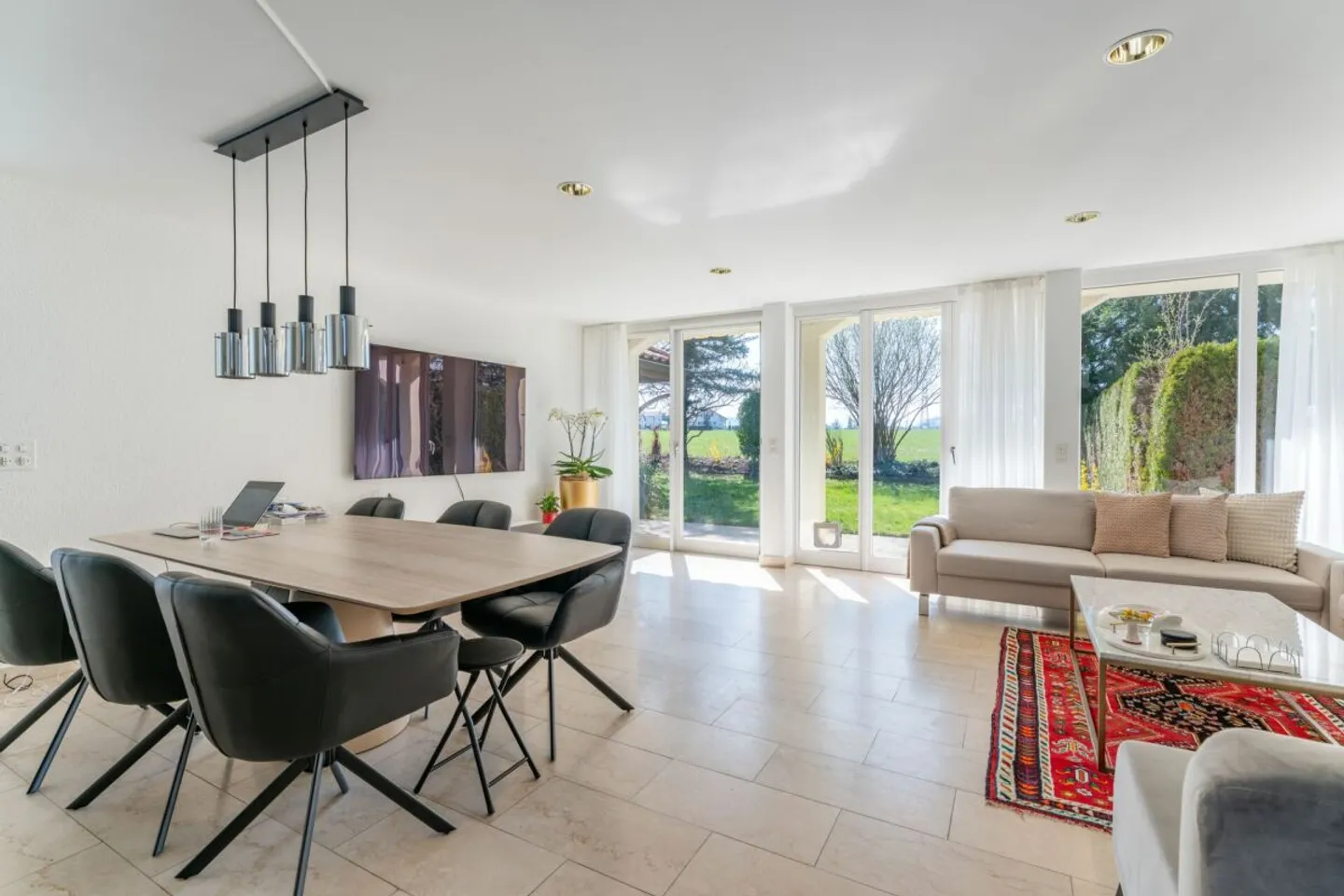 3.5-Zimmer Hausteil mit hübschem Garten an der Landwirtschaftszone - Photo 2 of 13