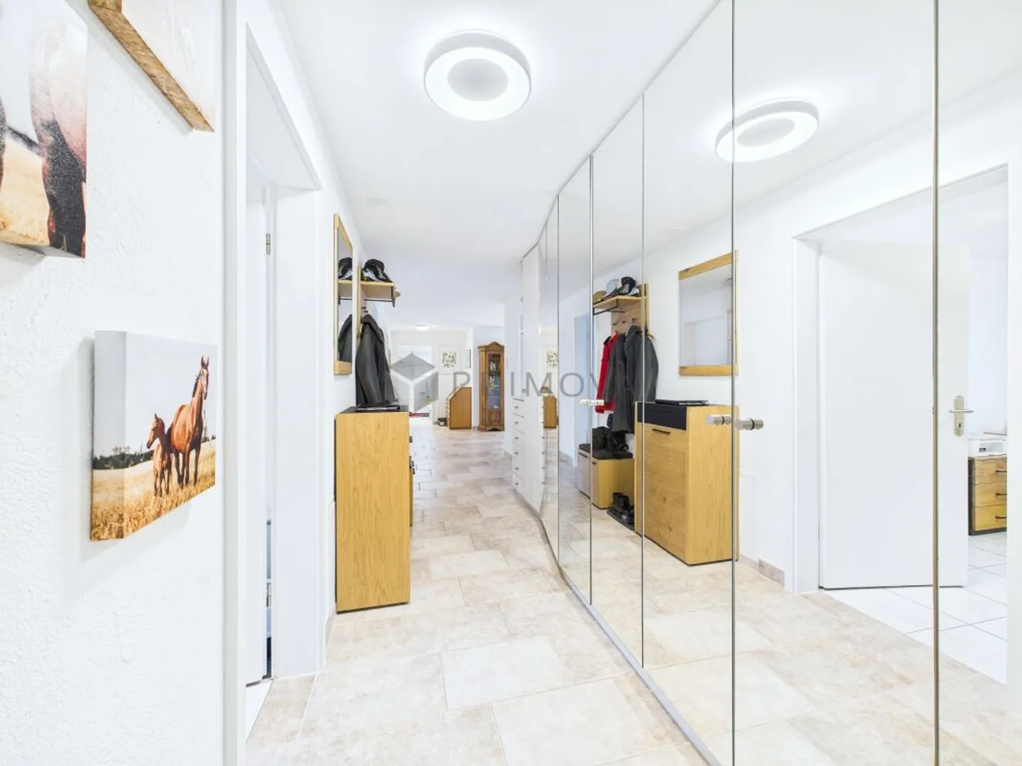 Genung from the fog? Sunny 5.5 room apartment with panoramic view over the Sihlsee. - Photo 11 of 13