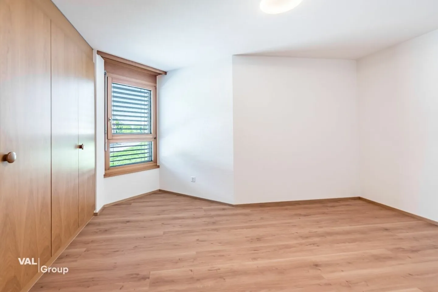 Stylishly renovated 4.5-room apartment in a quiet location in Raron - Photo 4 of 13