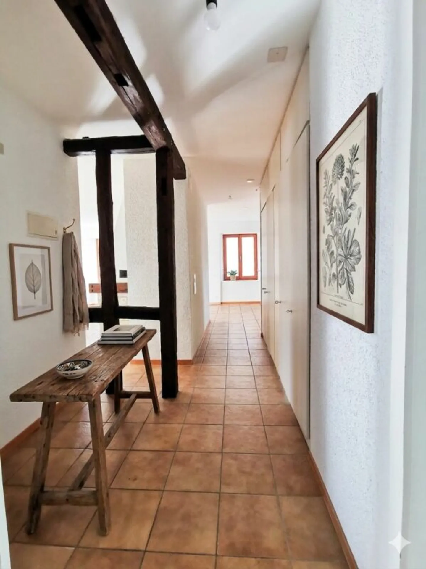 Ampio appartamento di 4,5 locali con camino - Foto 5 di 13