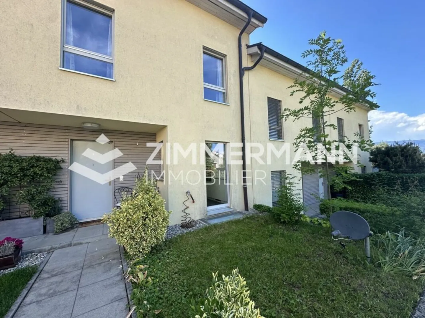 Wunderschöne angrenzende Villa in Bernex! - Foto 1 von 7