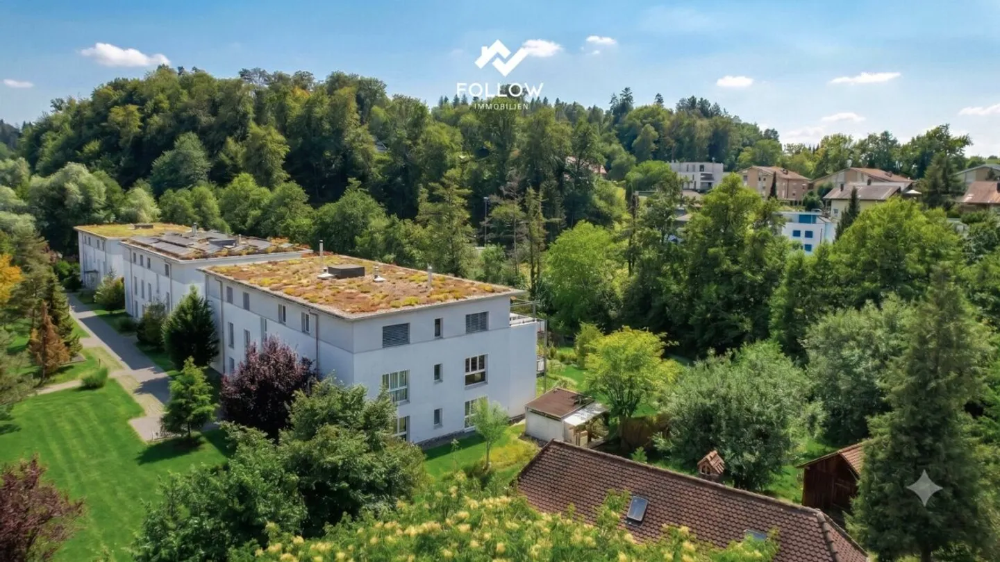 L'idillio incontra l'eleganza: Ampio appartamento di 4,5 stanze in una bella posizione verde - Foto 11 di 13