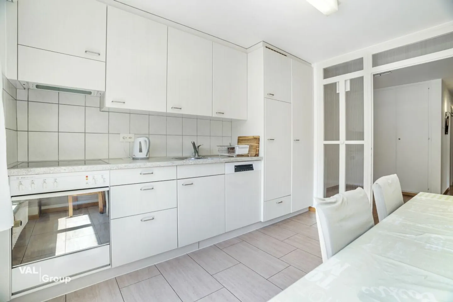 Bright 4.5-room apartment in a top location - only 2 minutes from Visp train station - Photo 5 of 13