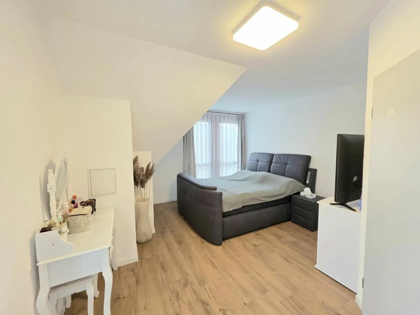 Riservato, spazio per tutta la famiglia! Incantevole casa con giardino a Dällikon - Foto 9 di 13