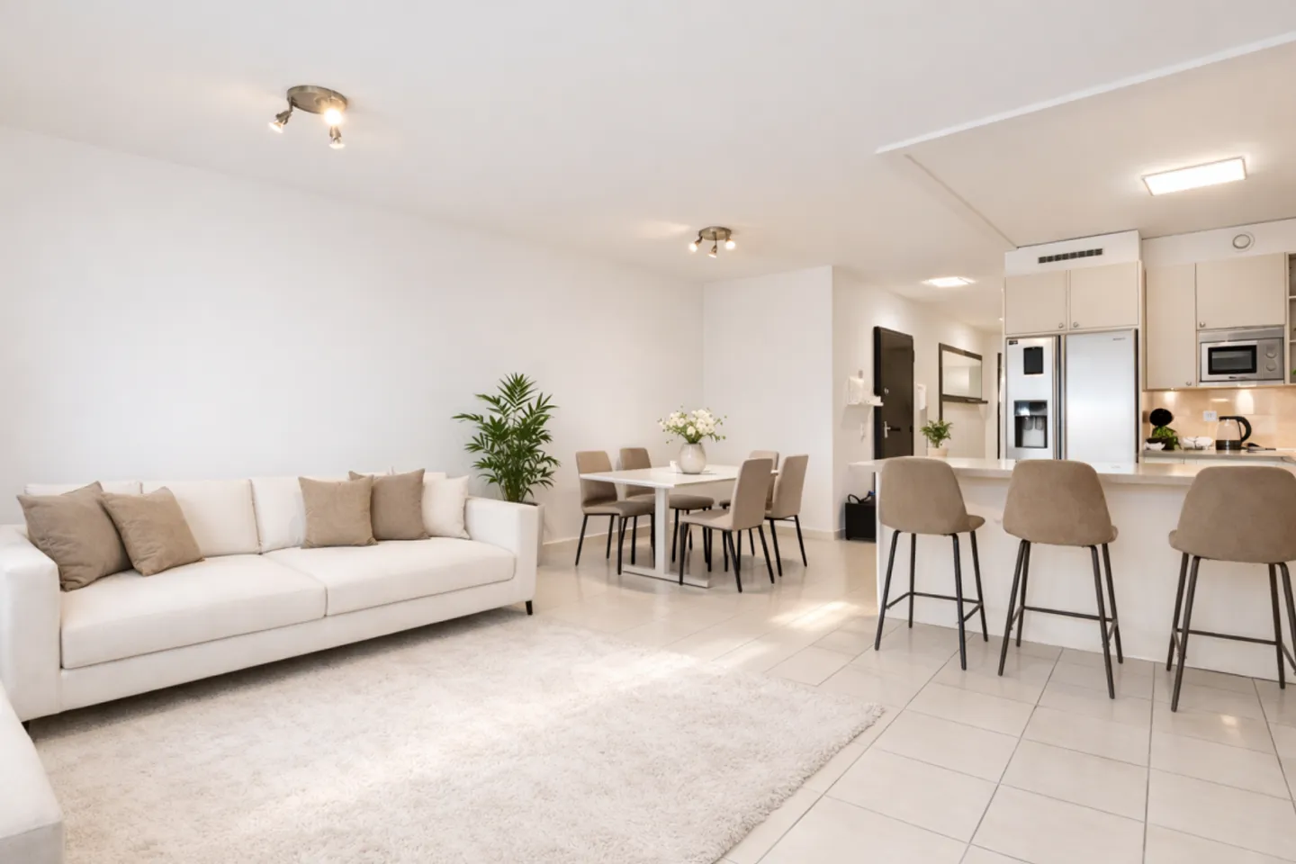 Appartamento attraversante in un edificio recente a Châtelaine - Vicino ai trasporti e ai servizi - Foto 1 di 7