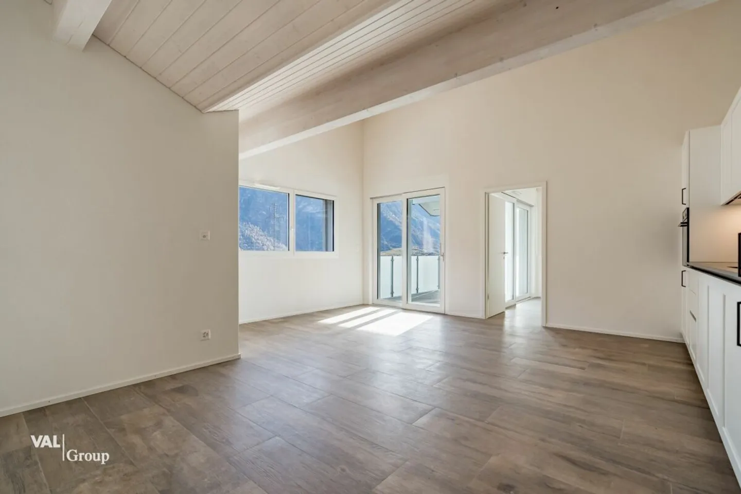 Wunderschöne 4,5-Zimmer-Penthouse mit Balkon - Foto 2 von 13