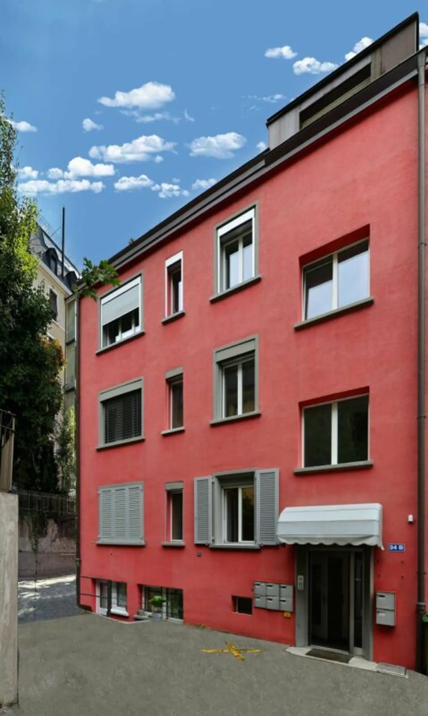 In the best location, furnished and including outdoor parking (limited from now until the end of August max.) - Photo 11 of 12