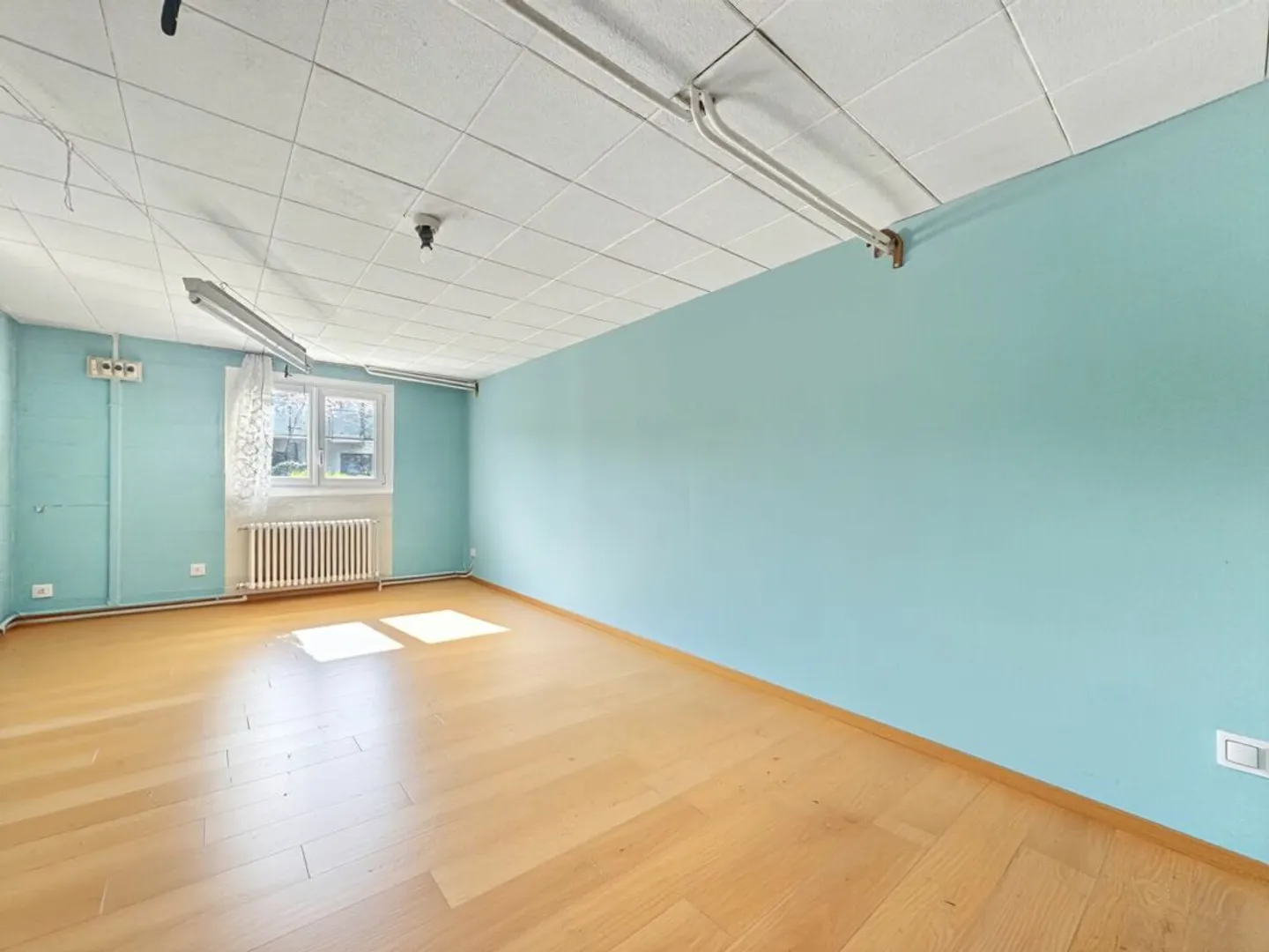 935 m2 PLOT WITH BUILDING POTENTIAL, CUS 0.5 - Photo 11 of 13