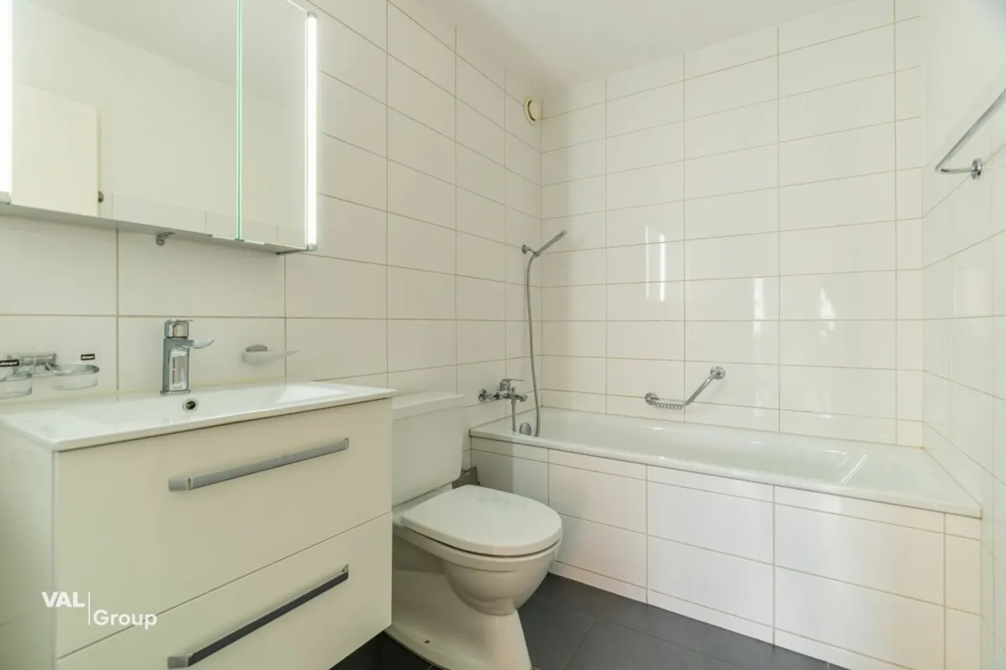 Modern 2.5-room apartment in central location of Visp - Photo 6 of 10