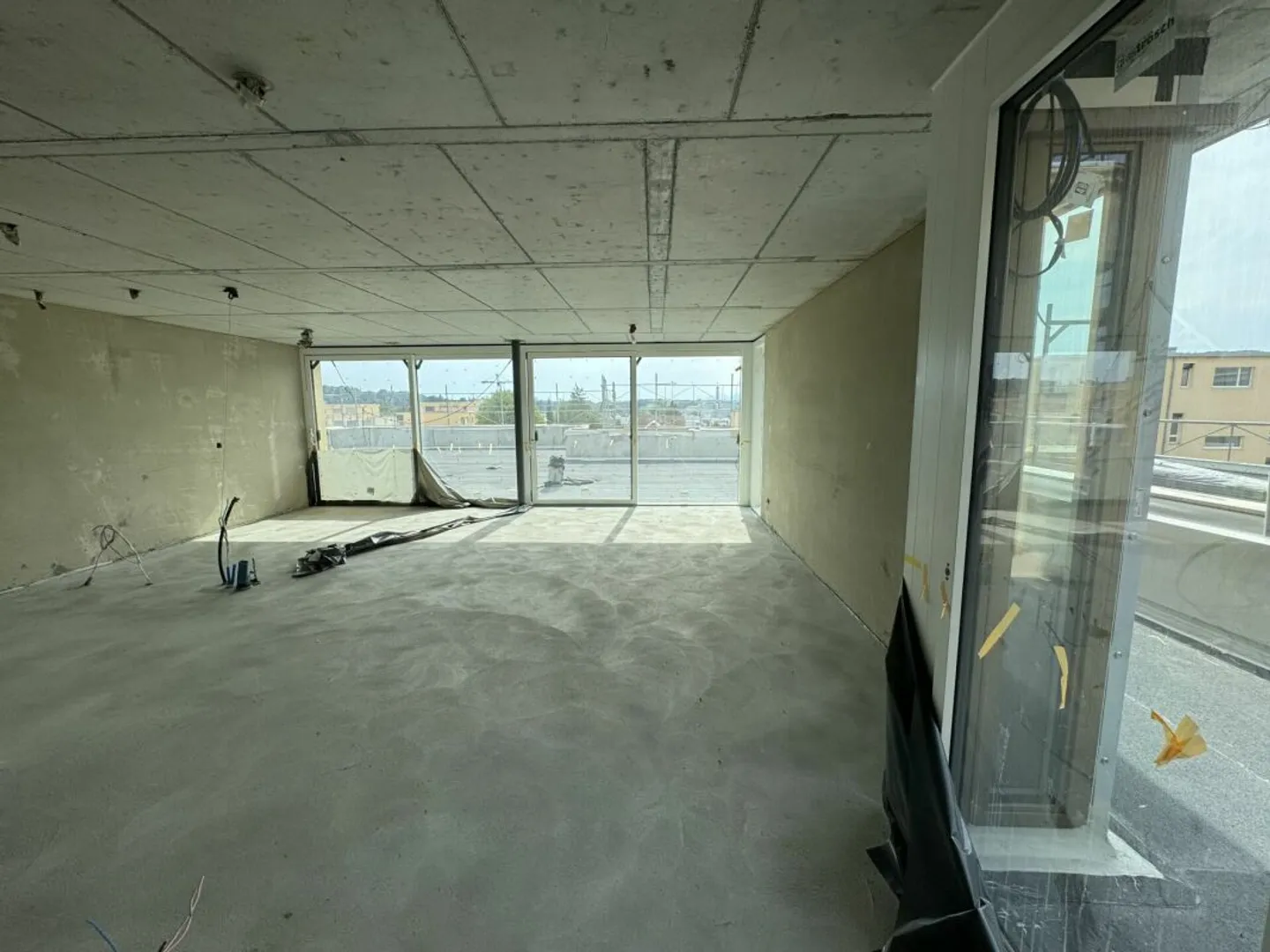 Bald bezugsbereit -exklusive 3.5-Zimmer Attika-Wohnung mit 158m2 Terrasse - Photo 3 sur 13