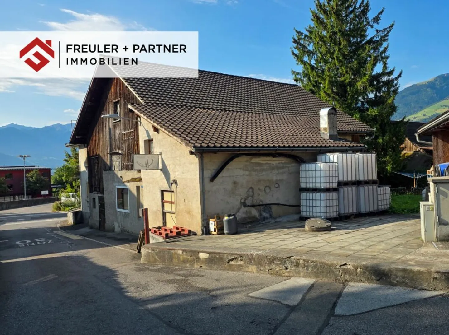 Gewerbeliegenschaft mit Brennerei - Foto 1 von 13