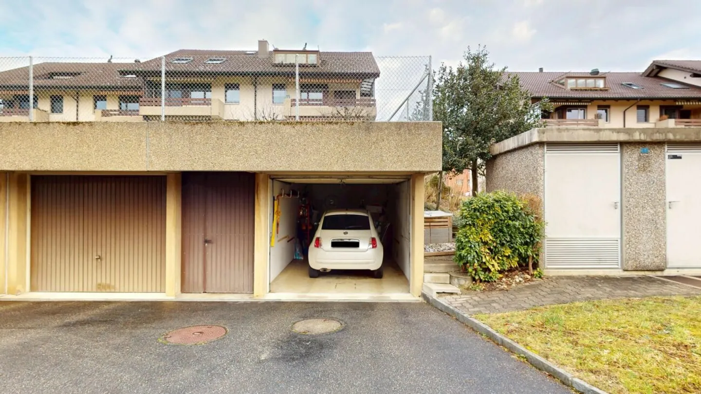 Light-flooded 4.5-room penthouse apartment with loft character - Photo 6 of 7