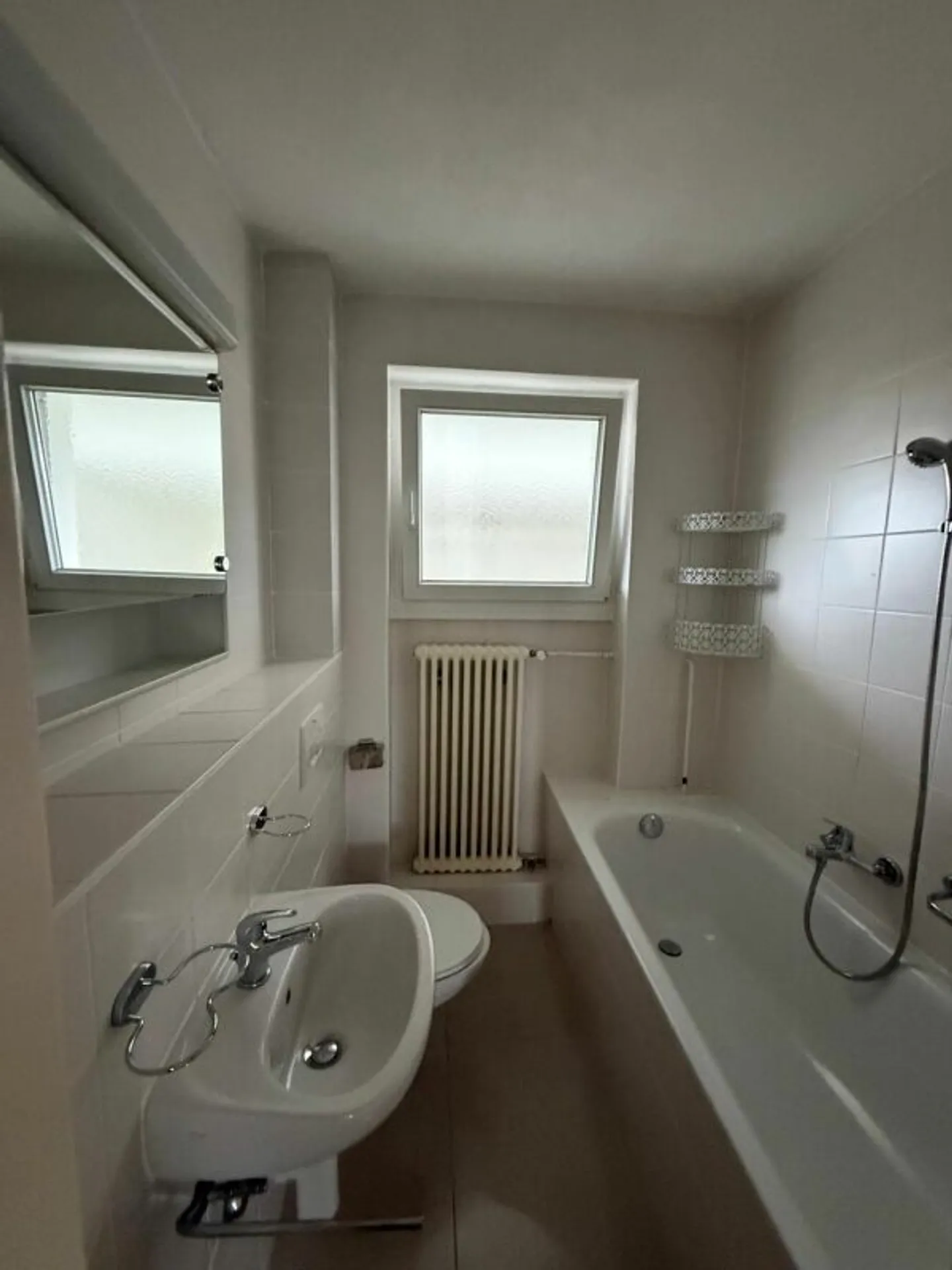 Modern 2-room apartment in a quiet location - available for immediate rent - Photo 7 of 10