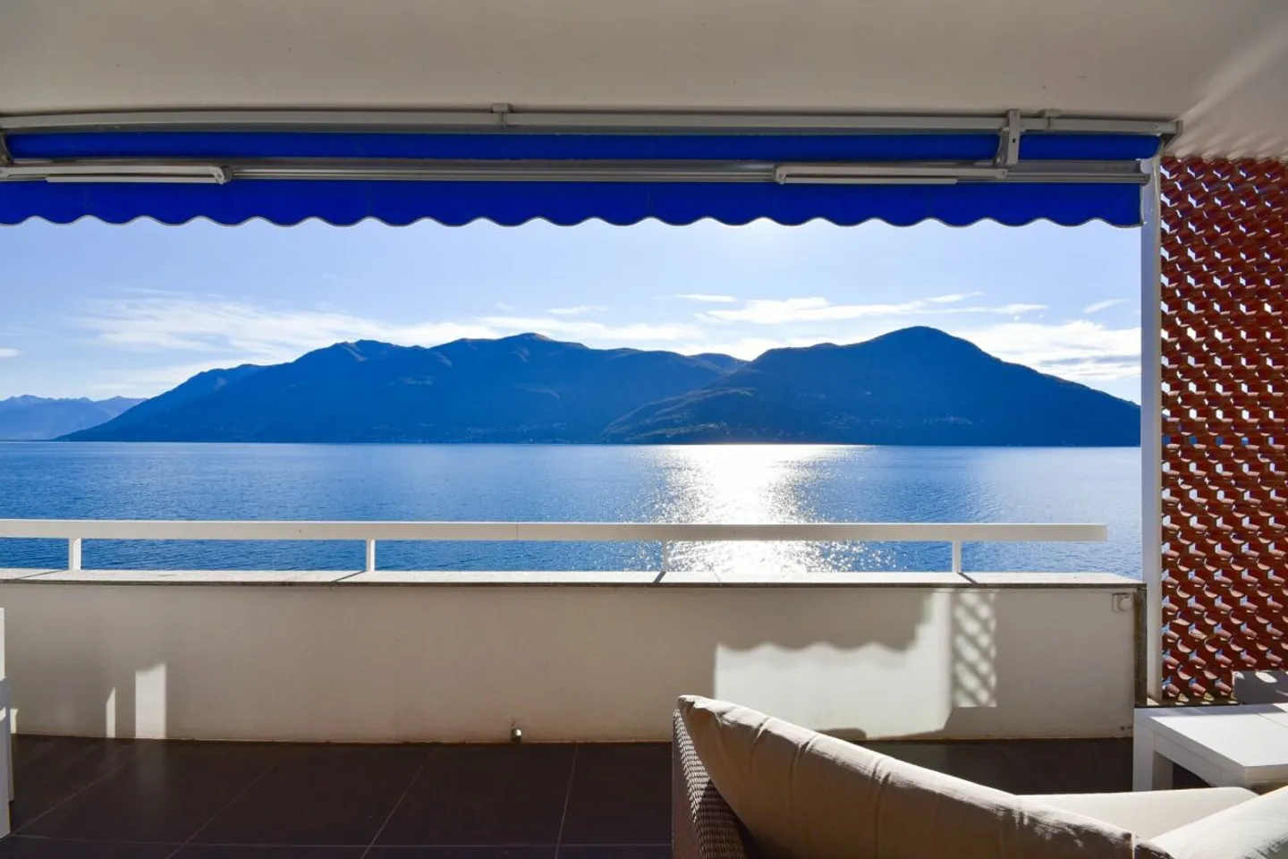 BRISSAGO - Appartamento sul lago con posto barca e motoscafo. - Foto 3 di 13