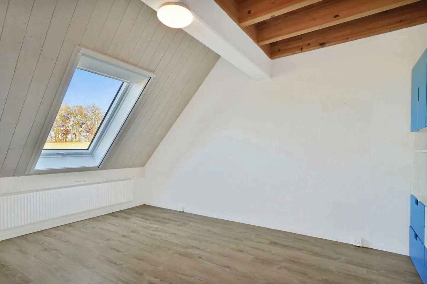 Maison jumelée ensoleillée avec jardin d'hiver à Buttenried, à 15 minutes de Berne - Photo 7 sur 13