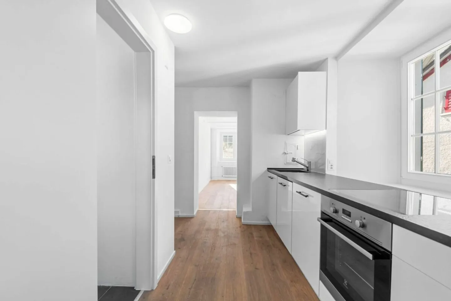 GLÄRNISCHBLICK | appartement rénové de 1,5 pièce dans un emplacement central à Mollis GL - Photo 4 sur 11