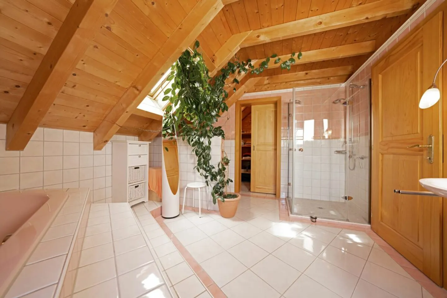 Maison en bois massif avec vue magnifique dans un endroit calme - Photo 12 sur 13